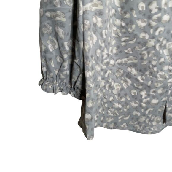 Calivta Blouse Women's Medium V-Neck Button Up 3/4 Sleeve Career Shirt Top NWT - Picture 4 of 10